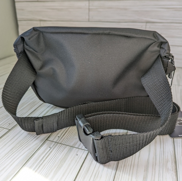 Puma Rhythm Hip Sack Belt Bag in Black & Ombre Blue NWT - Picture 6 of 7